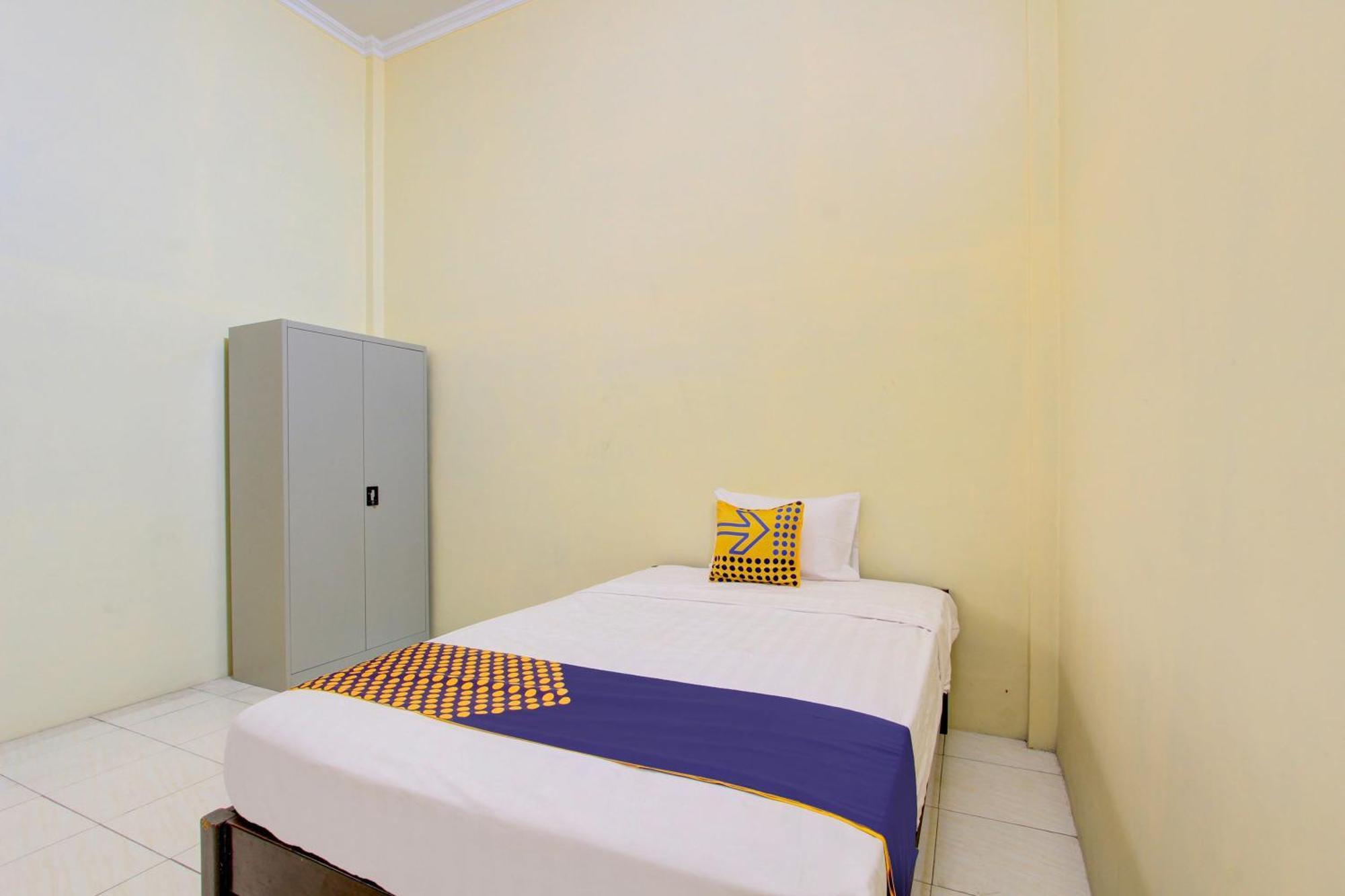 Spot On 93245 Guest House Mulia Dua Syariah Klaten Esterno foto